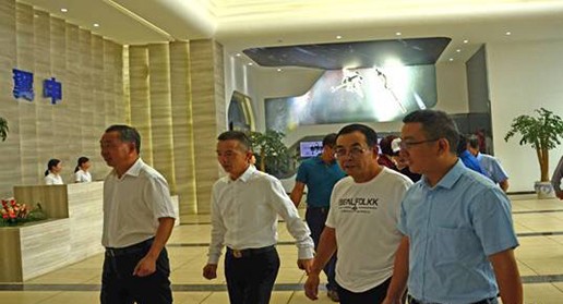 涪陵区委书记及宗申产业集团董事局主席莅临必赢亚州242.net参观指导
