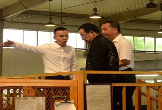 涪陵区委书记及宗申产业集团董事局主席莅临必赢亚州242.net参观指导(图3)
